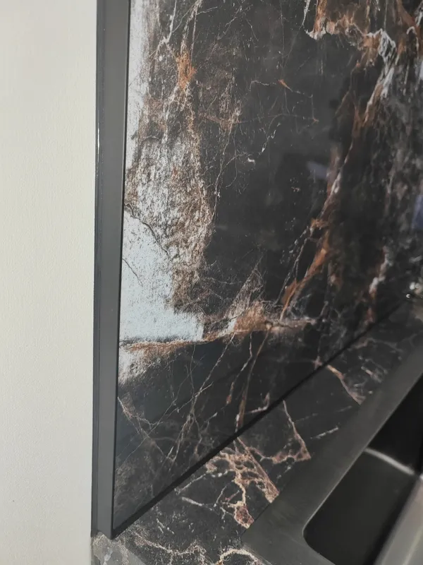 Профиль из нержавеющей стали L-образный Alumacer 10мм 2,6м Бронза полированая