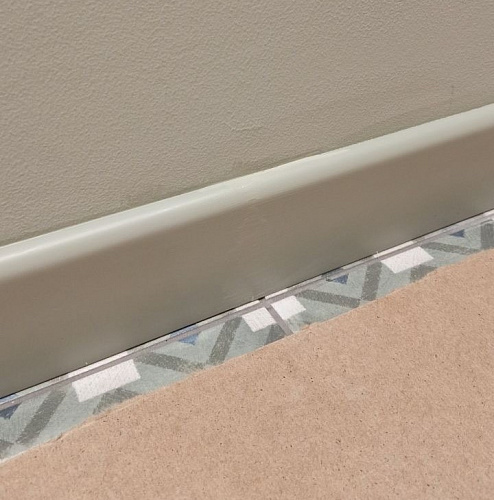 Плинтус МДФ Волшебная палочка 81402 81мм 2,4м.  Окрашенная. NCS 4005Y20R