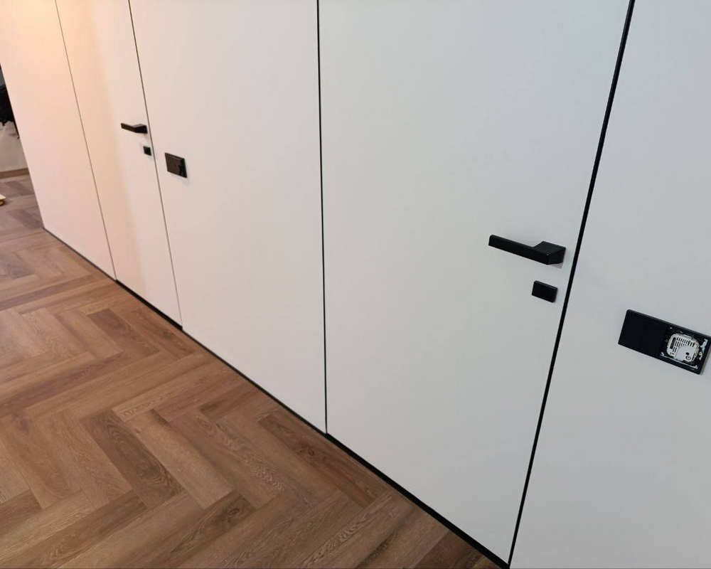 Микроплинтус AL16X5-03 16х6х1900мм Чёрный