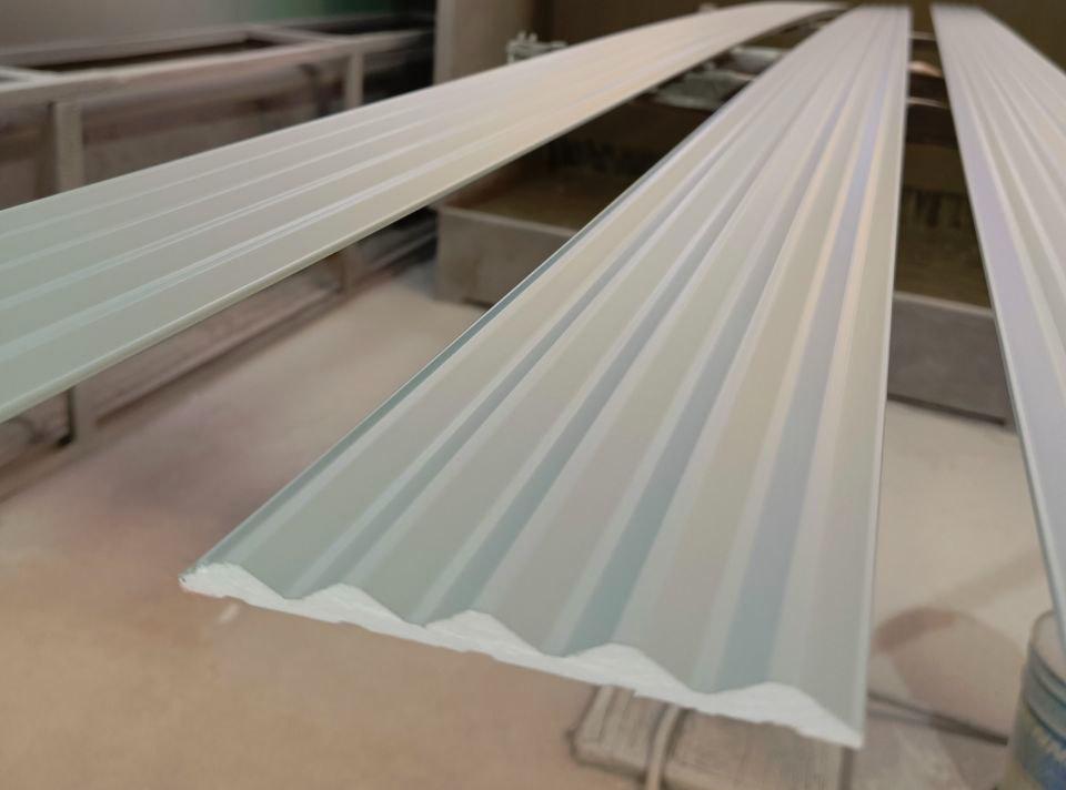 Стеновая панель HI WOOD белая. NP HI WOOD 120,0мм х 12,0мм х 2,7м. Окраска включена в стоимость