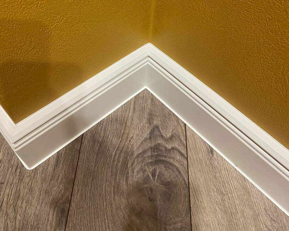 Плинтус ХДФ Dollken Cubu Hamburg Style 100 мм х 2,5 м 5012 Белый