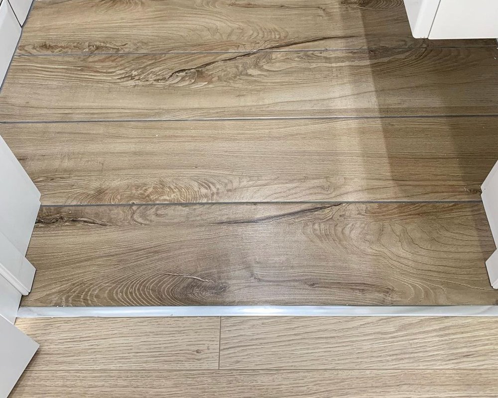 Порог одноуровневый ПС 09.2700.201л Анод серебро