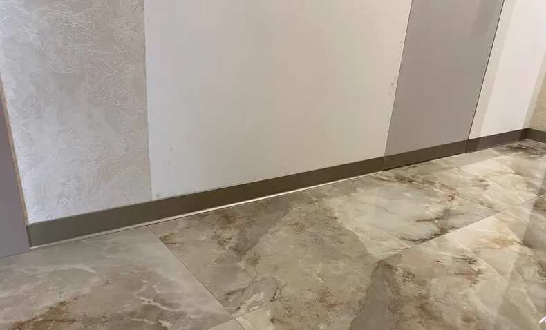 Плинтус алюминиевый Волшебная Палочка 60мм 3,0м Шампань матовая