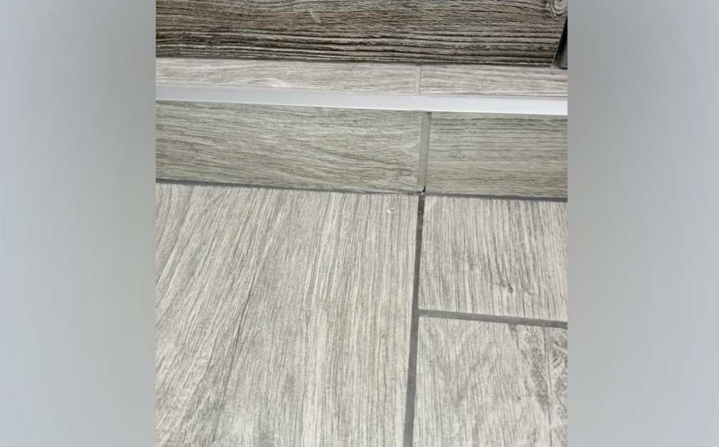 Профиль окантовочный Волшебная палочка Expert MSPKE 01-12.2700.01L 12мм 2,7м Серебро Люкс