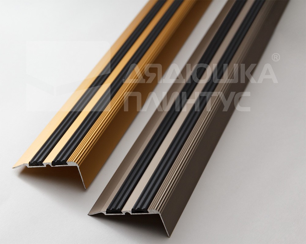 Порог угловой ПУ 07.1800.01лч Серебро