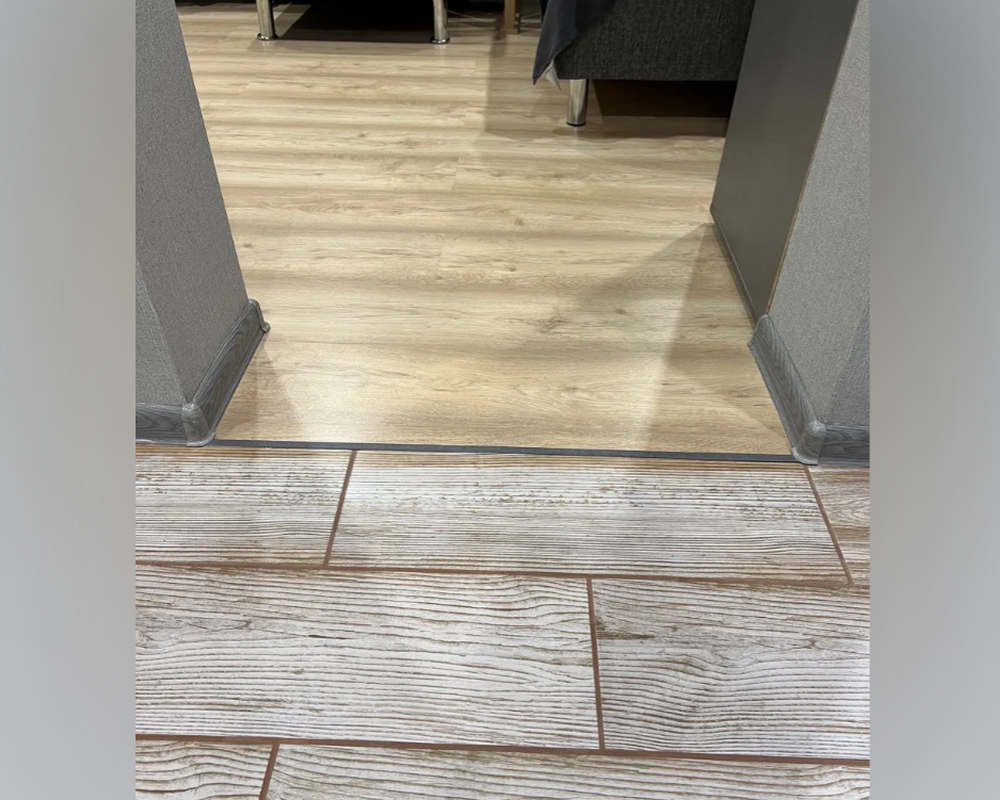 Порог одноуровневый ПС 09.2700.058 Бетон сильвер