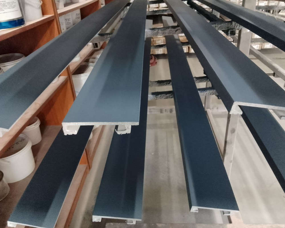 Плинтус СОЛИД 1 UHD 19/80С 80*15*2000. Окраска включена в стоимость