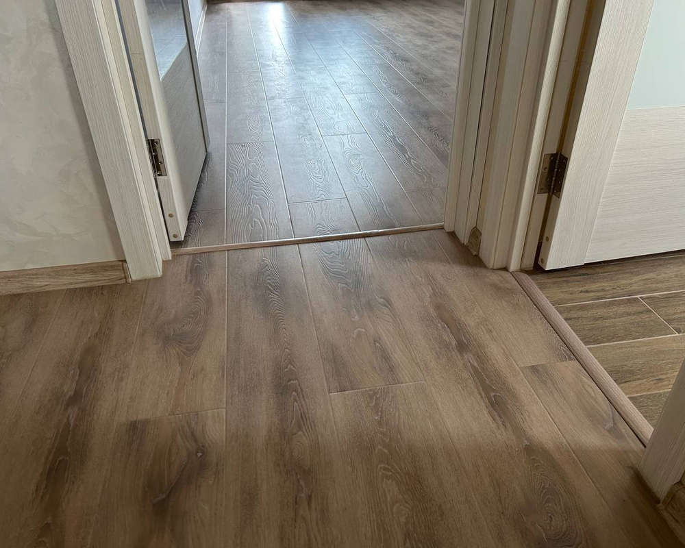 Самоклеящийся порог ЛС 35.900.4083н Бук натуральный