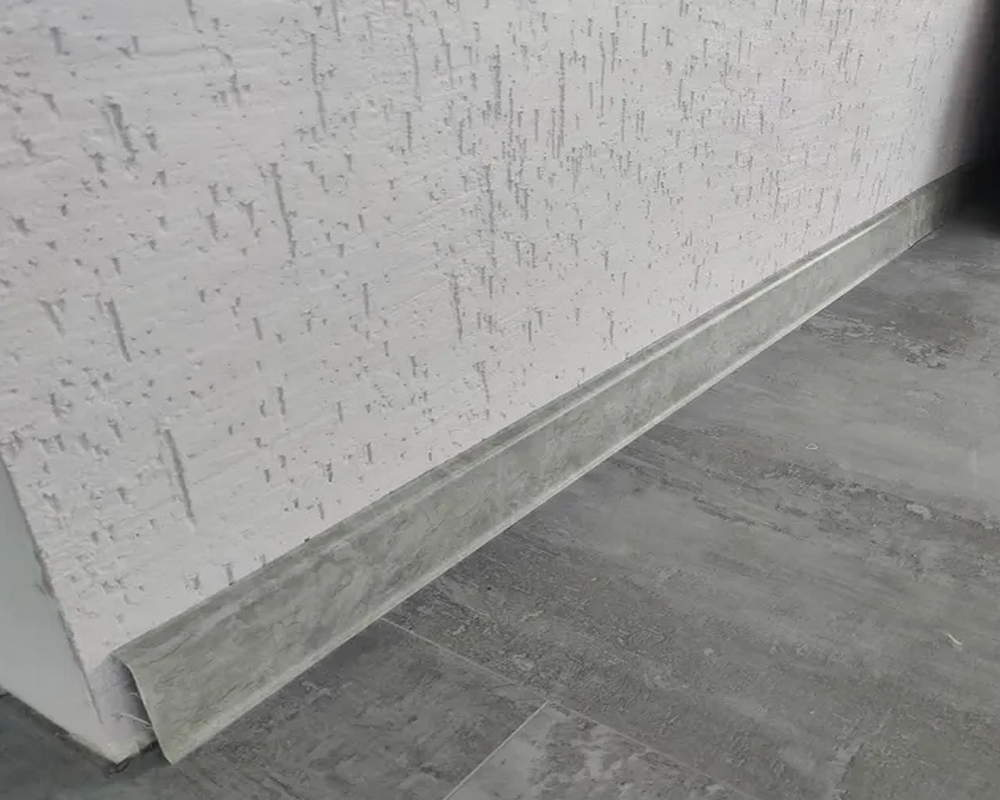 Плинтус ПВХ Salag Lima 72мм 2,5м. Клён Патина