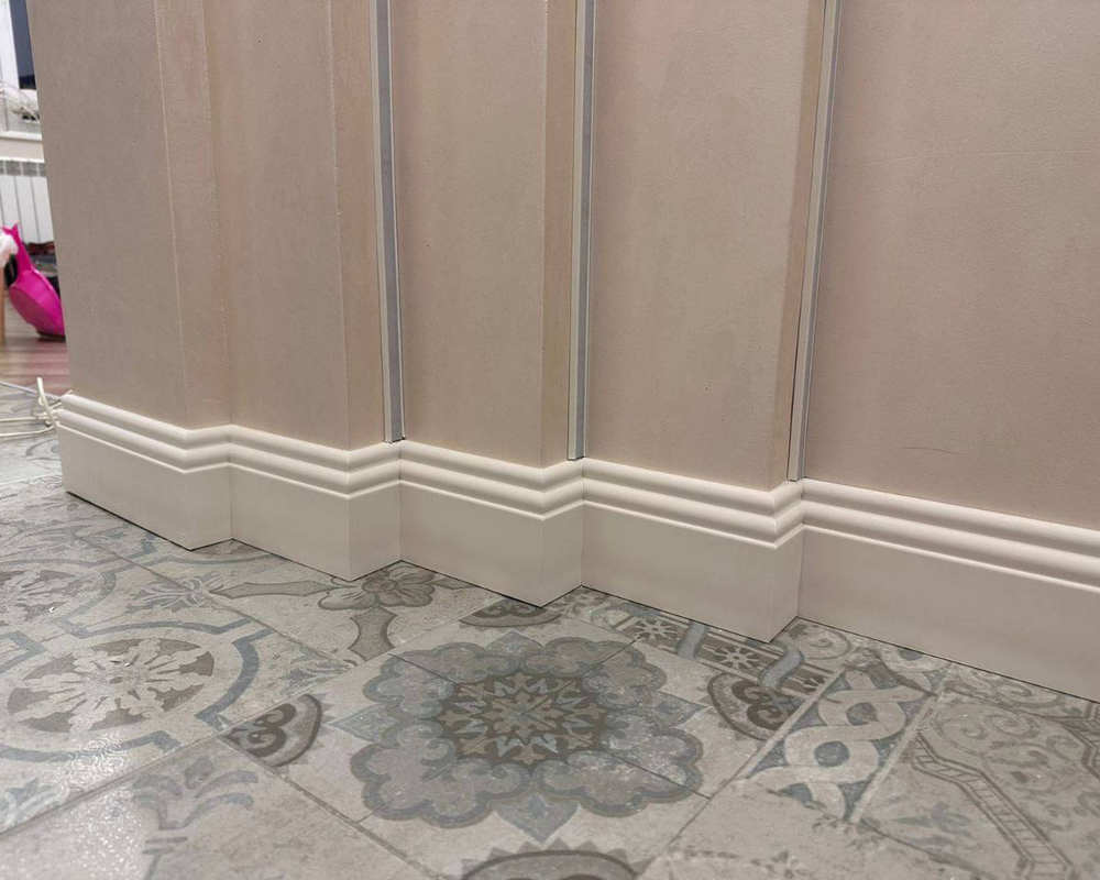 Плинтус NMC FD21 Wallstyl 130*20*2000. Окраска включена в стоимость