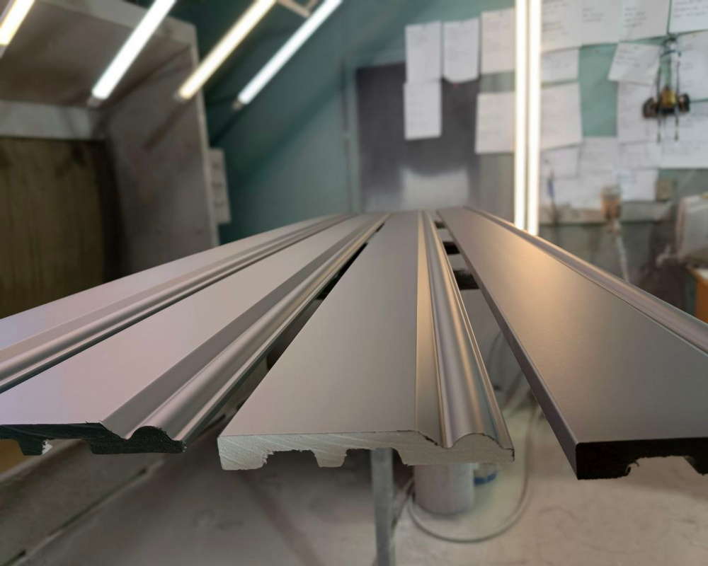 Плинтус полистирол Волшебная Палочка  MSPOL 110 120*15*2000 Окраска включена в стоимость