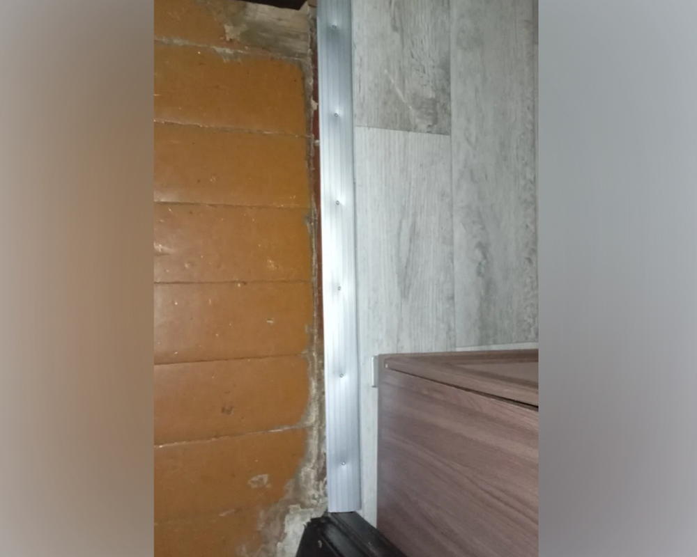 Порог одноуровневый ПС 07-1.900.01л Серебро