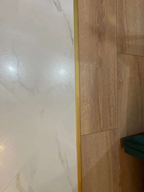 Профиль стыкоперекрывающий ПС 11НСМ(304).2700.002 2,7 м Золото