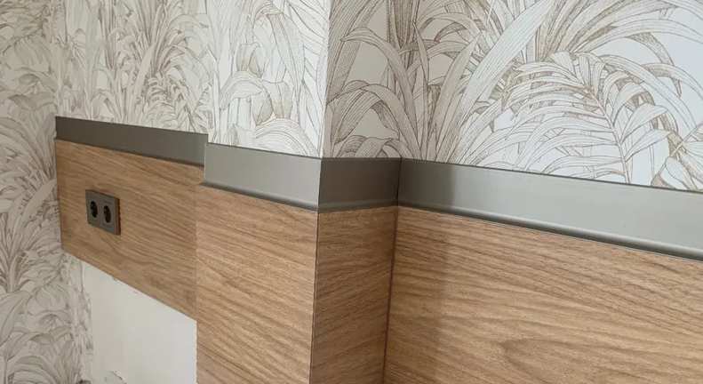 Плинтус алюминиевый Волшебная Палочка 80мм 3,0м Шампань матовая