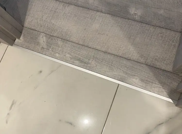 Профиль стыкоперекрывающий ЛС 10НСВ(304).2700.001 2,7 м Серебро