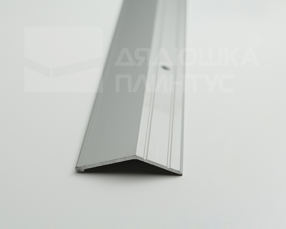 Порог разноуровневый ПР 04.900.01л Анод серебро