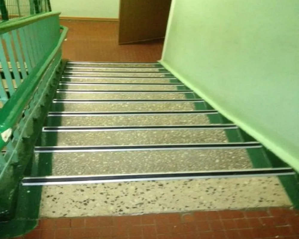 Порог одноуровневый ПС 08.2700.201лч Серебро