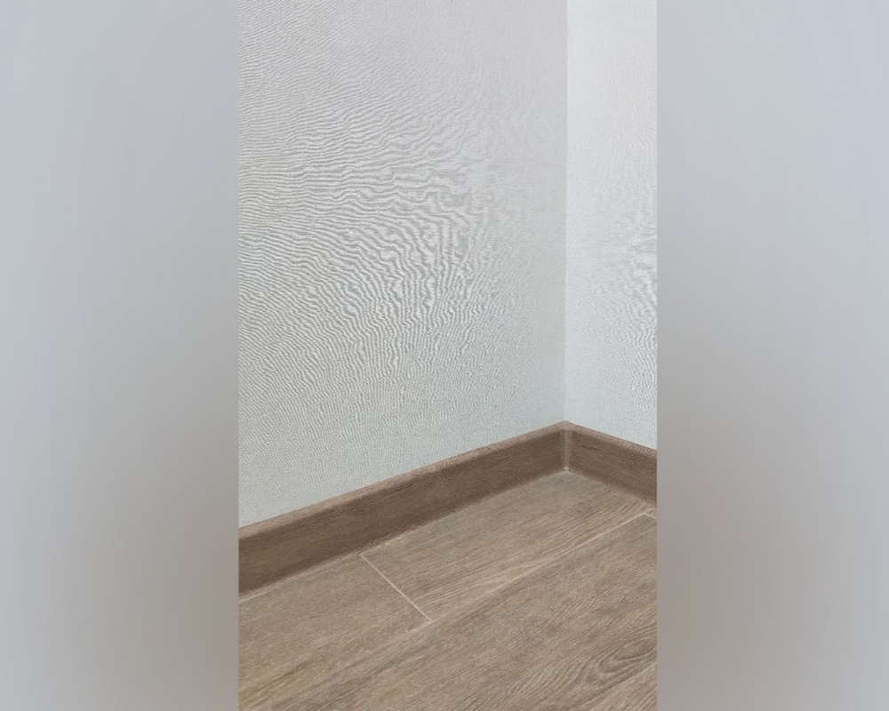 Плинтус ПВХ Salag Lima 72мм 2,5м LY0001 Дуб Сканди