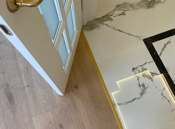 Профиль стыкоперекрывающий ПС 11НСЗ(304).2700.002 2,7 м Золото