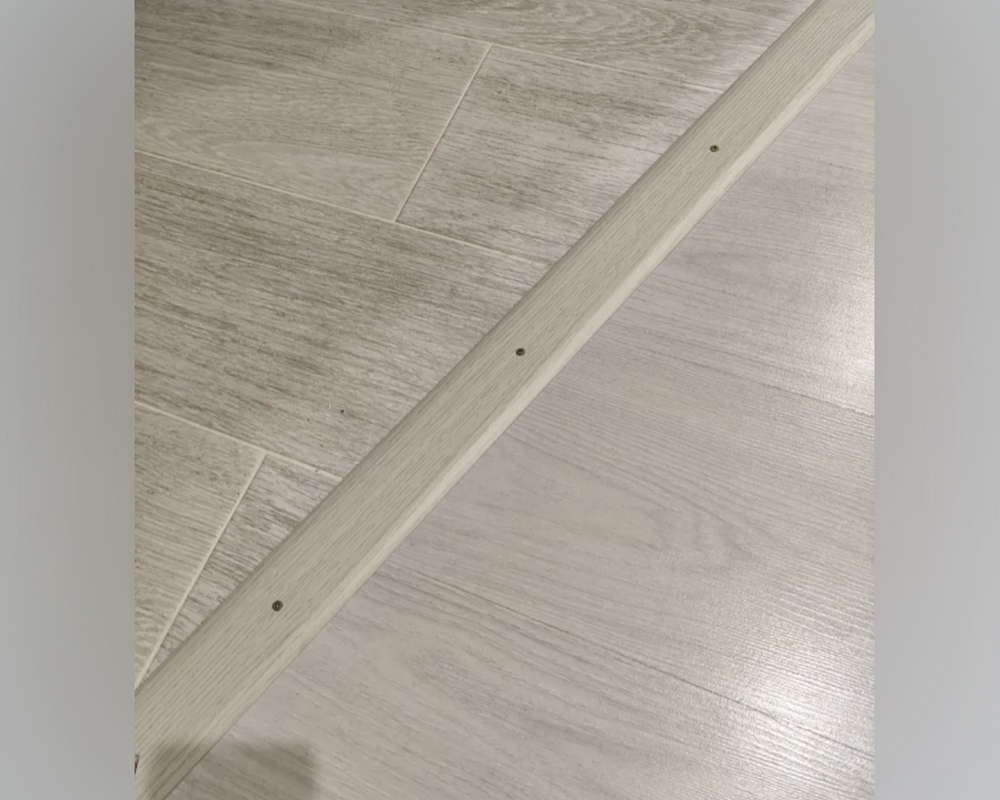 Порог одноуровневый ПС 05.900.106 Ясень белый