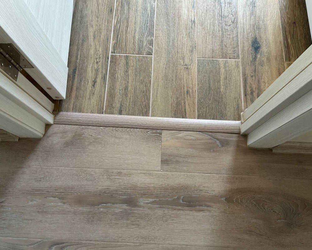 Порог одноуровневый ПС 04-3.2700.2106 Ясень белый