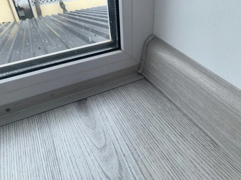 Порог угловой ПУ 05-1.2700.059 0,9 м Бетон скай. Цена за 6 штук