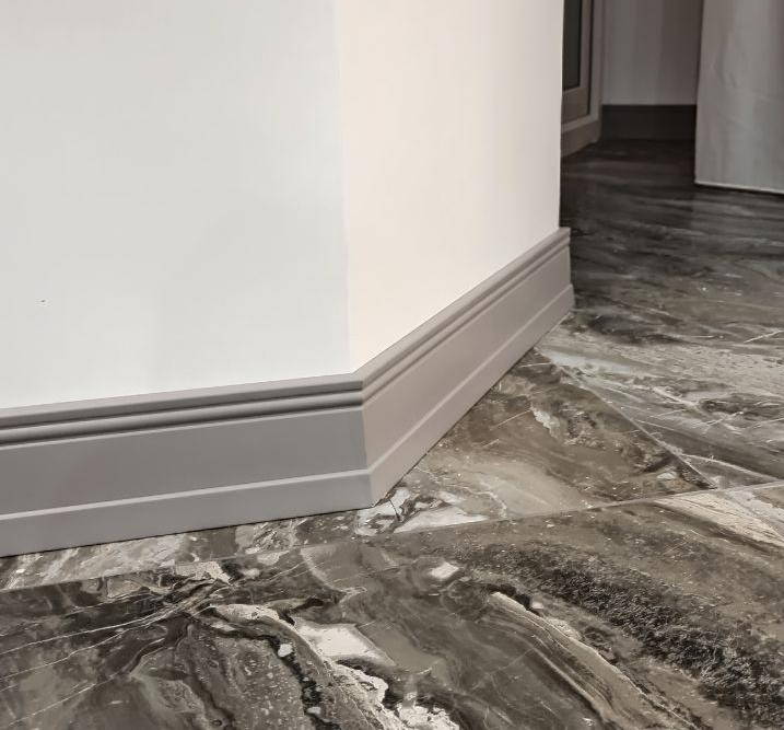 Плинтус ПОЛИСТИРОЛ HI WOOD B90 90мм х 15мм х 2,0м. Окраска включена в стоимость