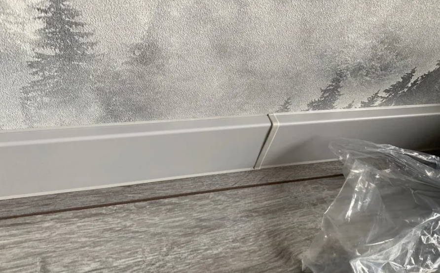 Плинтус прямоугольный ПВХ Дюра ИДЕАЛ 80мм 2,2м  001 Белый