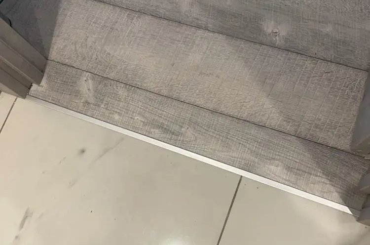 Порог одноуровневый ПС 09.2700.201л Анод серебро