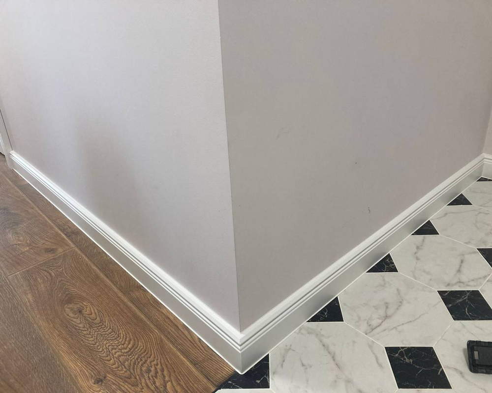 Плинтус ХДФ Dollken Cubu Hamburg Style 80мм х 2,5 м 5012 Белый