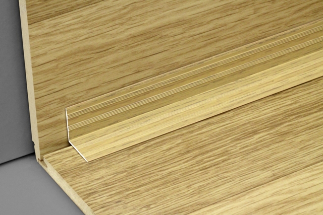 Порог угловой ПУ 05-1.2700.216 Белый