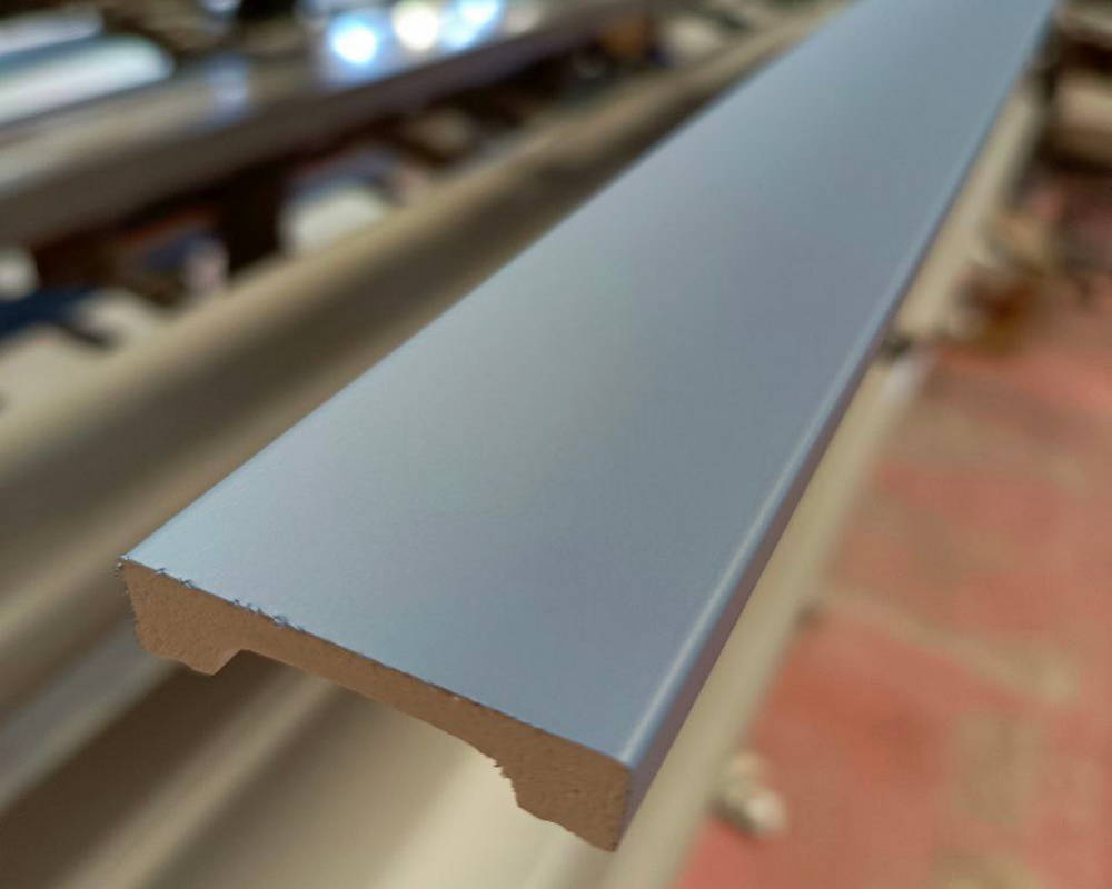 Плинтус СОЛИД 1 UHD 28/100С 99*15*2000. Окраска включена в стоимость