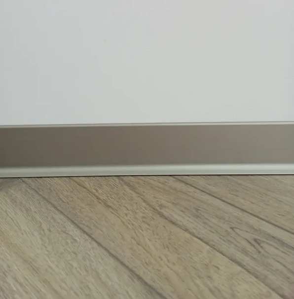 Плинтус алюминиевый Волшебная Палочка 100мм 3,0м Шампань матовая