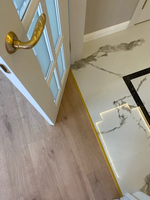 Профиль стыкоперекрывающий ПС 11НСМ(304).2700.002 2,7 м Золото