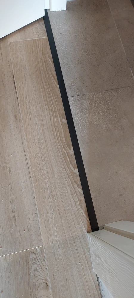 Алюминиевый  ламинированный профиль ПТ-40 (HS55122-603) венге черный 2,7 м