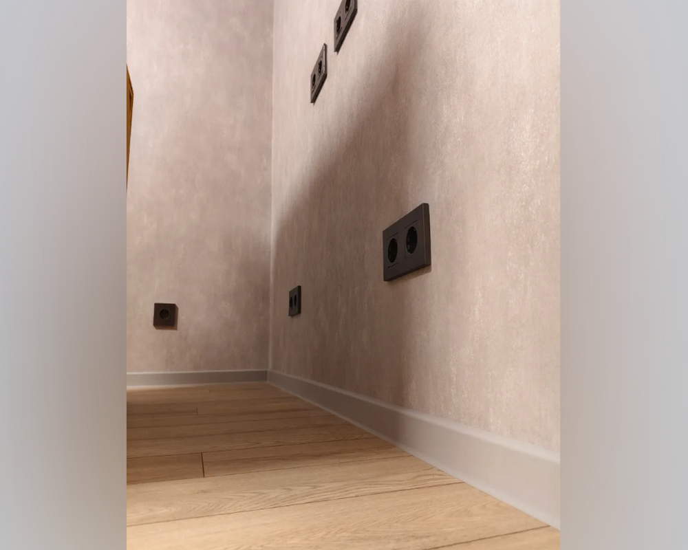 Плинтус ПВХ Salag Lima 72мм 2,5м. Клён Патина