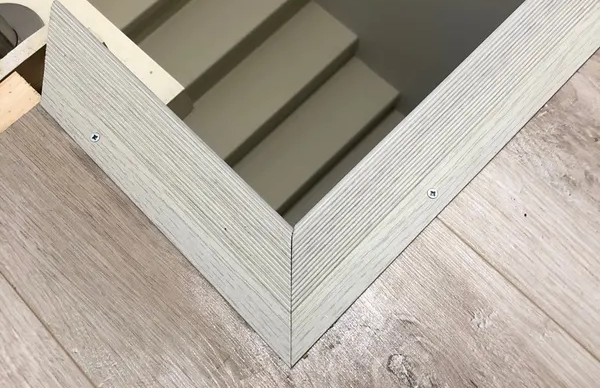 Порог угловой ПУ 02.2700.215 Черный