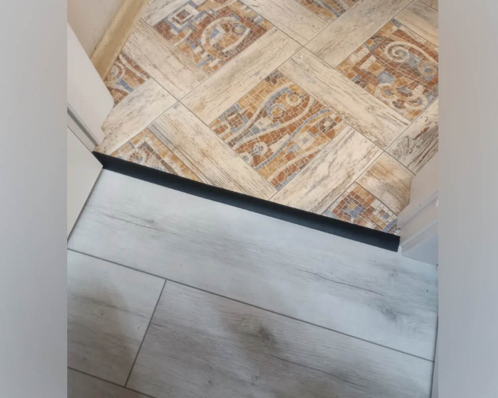 Самоклеящийся порог ЛС 35.1800.4092т Вишня темная