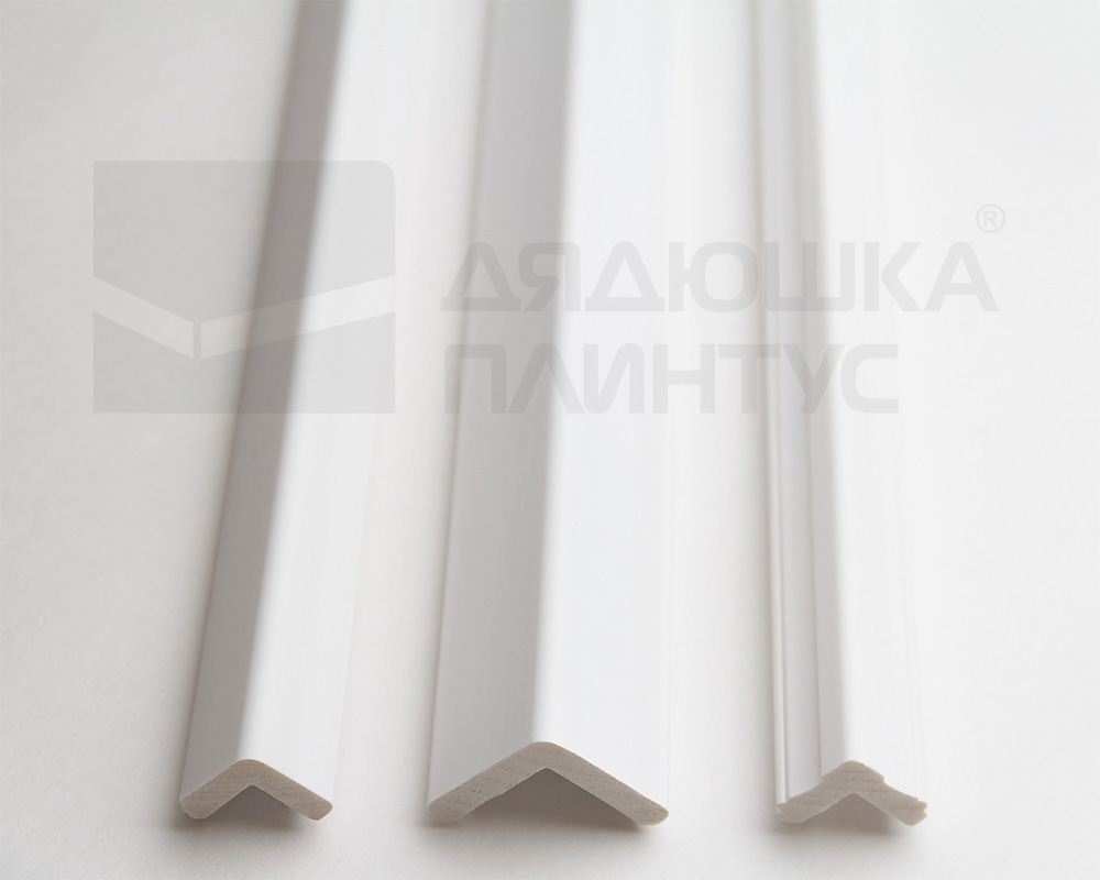 Угол из полистирола высокой плотности HI WOOD C20V1 20мм х 20мм х 2,0м.