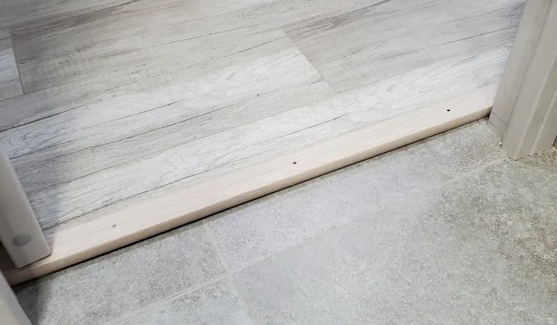 Порог угловой ПУ 06.1800.053 0,9 м Бук беленый