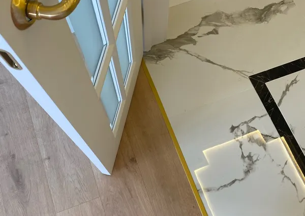 Профиль стыкоперекрывающий ПС 11НСМ(304).2700.002 2,7 м Золото