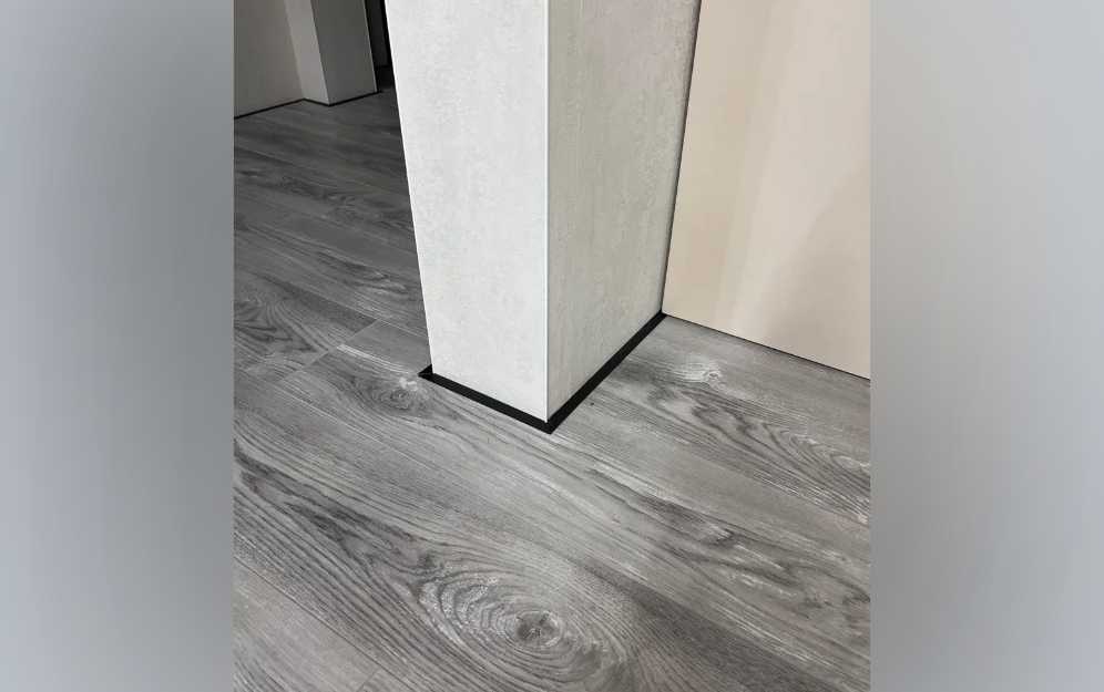 Микроплинтус AL16X5-03 16х6х1900мм Чёрный