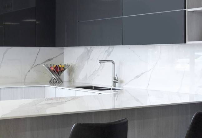 Панель самоклеющаяся ПВХ 300х600 мм 6шт/уп Мрамор Нова Шарлиз. Цена указана за 1,08 м²