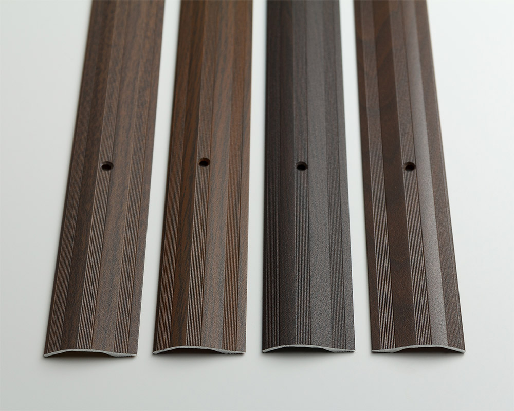 Порог разноуровневый ПР 02.2700.02 Золото