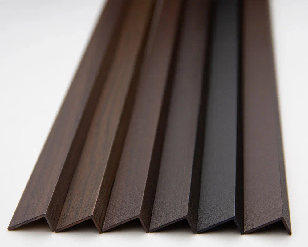 Угол декоративный 20х10 Уп 05-27.2700.515 Черный