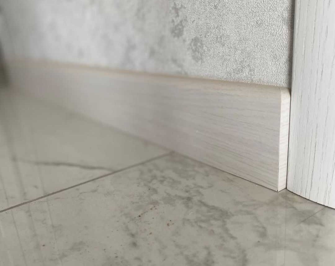 Плинтус МДФ Волшебная палочка. Гарден .228 Дуб Слоновая кость