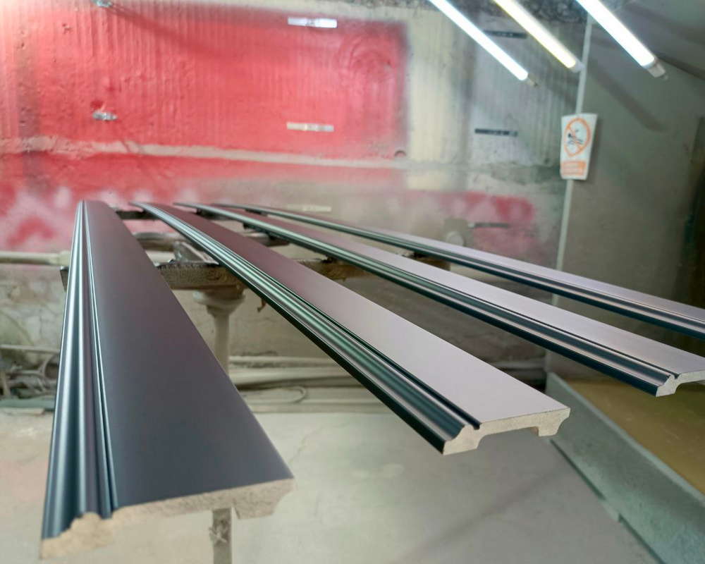 Плинтус NMC FD21 Wallstyl 130*20*2000. Окраска включена в стоимость