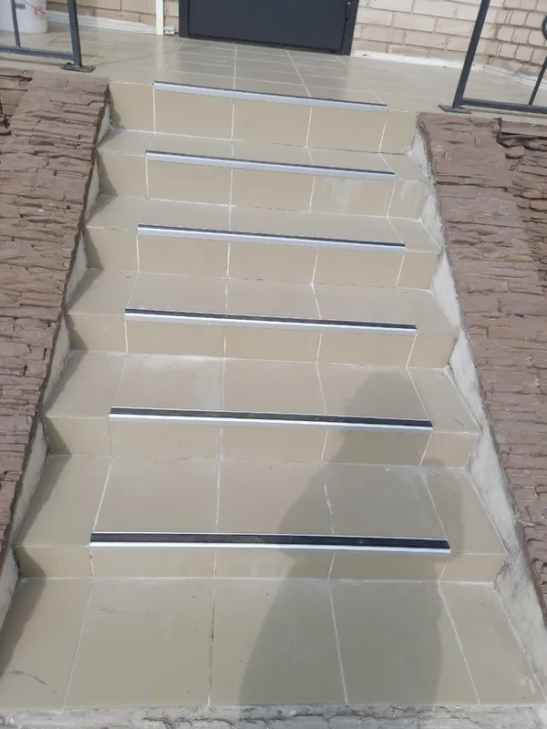 Порог угловой ПУ 71.1800.001ч Алюминий