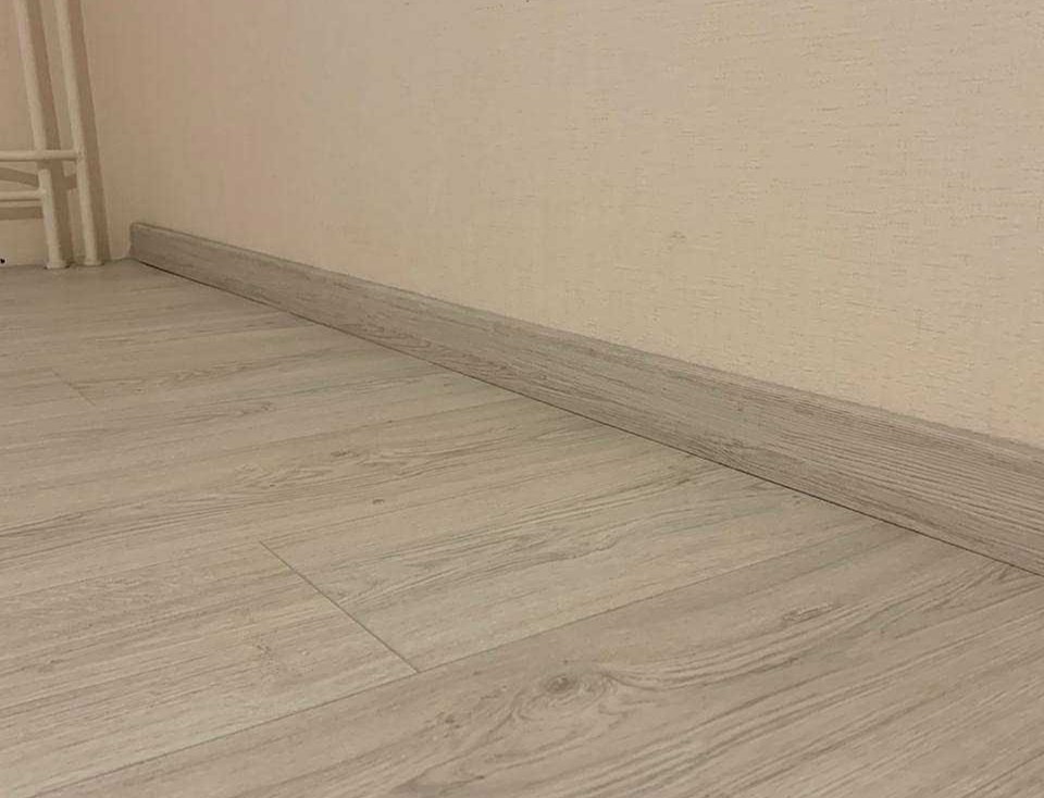 Плинтус МДФ Смартпрофайл Хайд 80М 80мм 2,4м ПМК 15 Ривьера Капучино