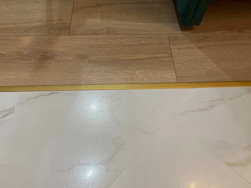 Профиль стыкоперекрывающий ПС 11НСМ(304).2700.002 2,7 м Золото